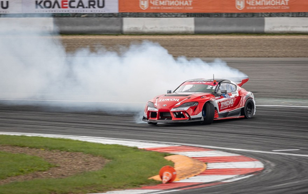Много карбона, мало веса и рулевая рейка от BMW: тюнинг Toyota Supra A90 для RDS GP