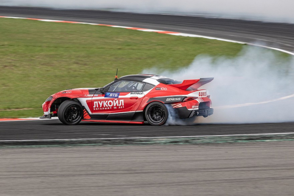 Много карбона, мало веса и рулевая рейка от BMW: тюнинг Toyota Supra A90 для RDS GP