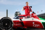Гонщик IndyCar Колтон Херта в сезоне-2026 станет тест-пилотом Кадиллака в Формуле-1 и поедет в Ф-2
