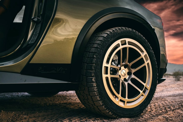 GlasWerks DMV Elevato: кроссовер-рестомод на базе шутинг-брейка Ferrari GTC4Lusso GlasWerks DMV Elevato: кроссовер-рестомод на базе шутинг-брейка Ferrari GTC4Lusso