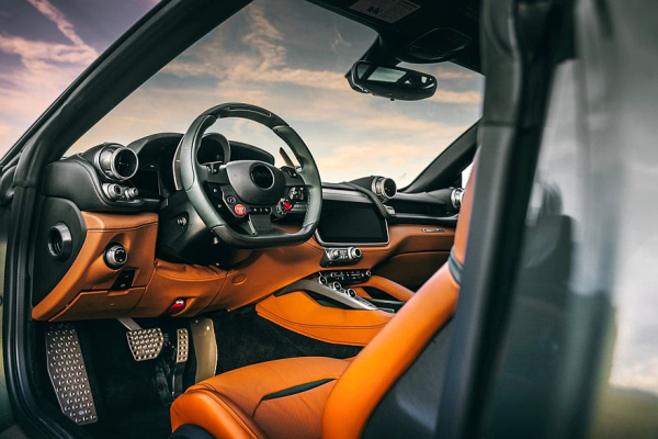 GlasWerks DMV Elevato: кроссовер-рестомод на базе шутинг-брейка Ferrari GTC4Lusso GlasWerks DMV Elevato: кроссовер-рестомод на базе шутинг-брейка Ferrari GTC4Lusso