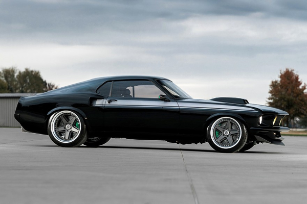 Тачка криминального босса: роскошный Ford Mustang Kingpin от Ringbrothers Тачка криминального босса: роскошный Ford Mustang Kingpin от Ringbrothers