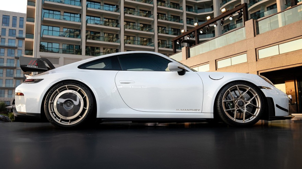 Porsche 911 GT3 Manthey Kit: более эффективная аэродинамика и доработанное шасси Porsche 911 GT3 Manthey Kit: более эффективная аэродинамика и доработанное шасси