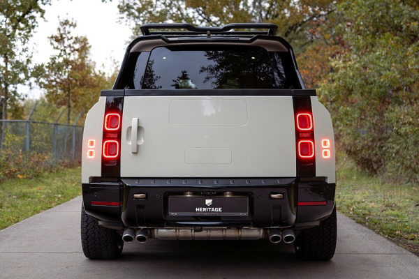 Land Rover Defender стал пикапом стараниями Heritage Customs и Urban Automotive Land Rover Defender стал пикапом стараниями Heritage Customs и Urban Automotive
