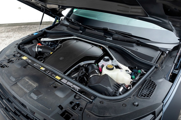 Manhart SV 800: больше мощности для упакованного в карбон Range Rover Sport SV